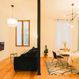 private-apartment-2-old-town.fr-provencehotel.com/